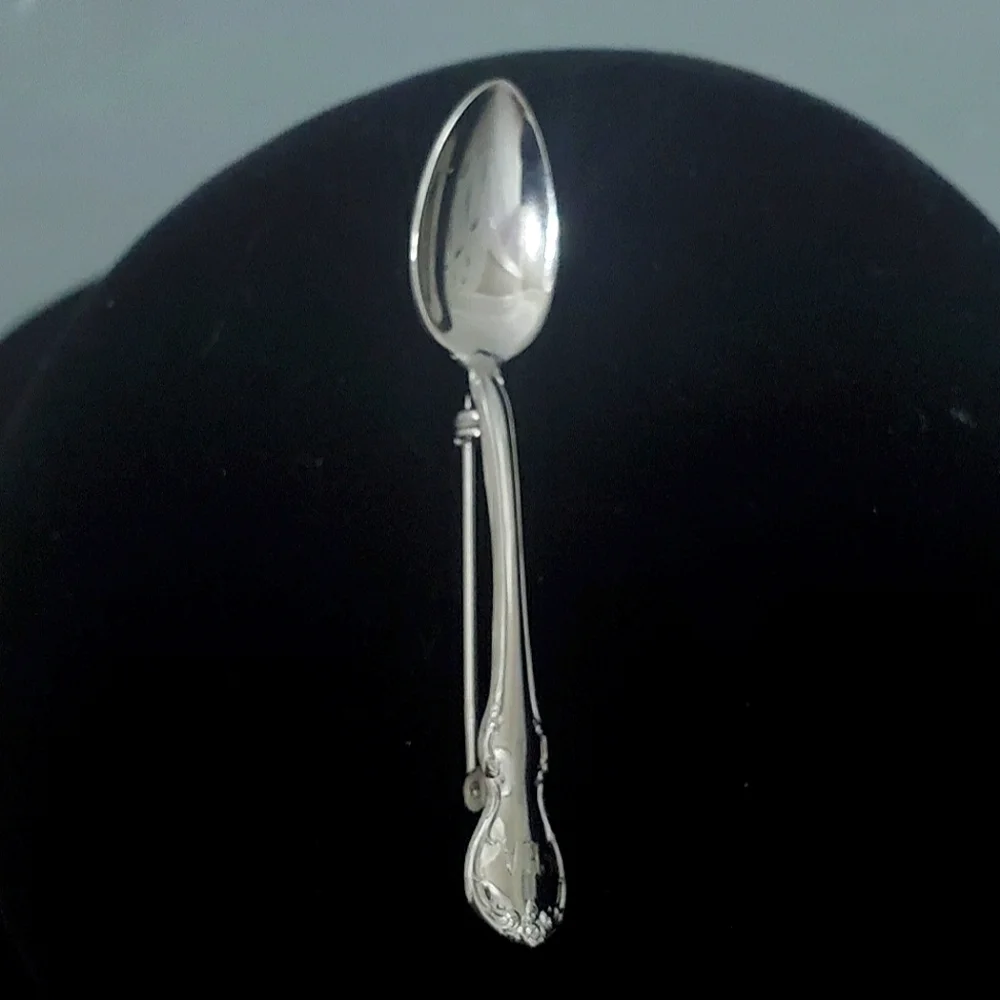 Silver Tone Spoon Pin For Women.🌴